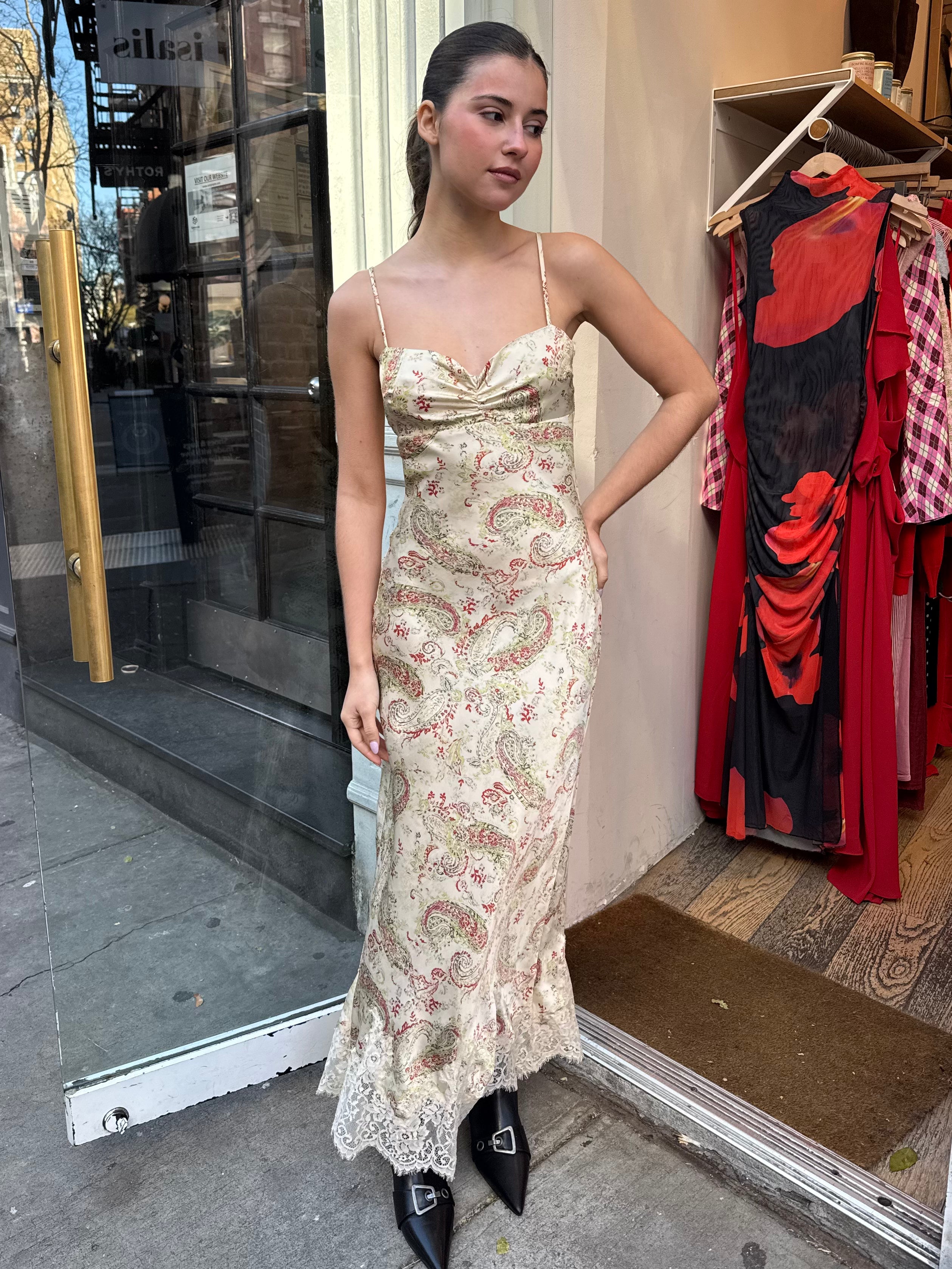 Premium Annie Maxi Dress in Elegant Tan Paisley