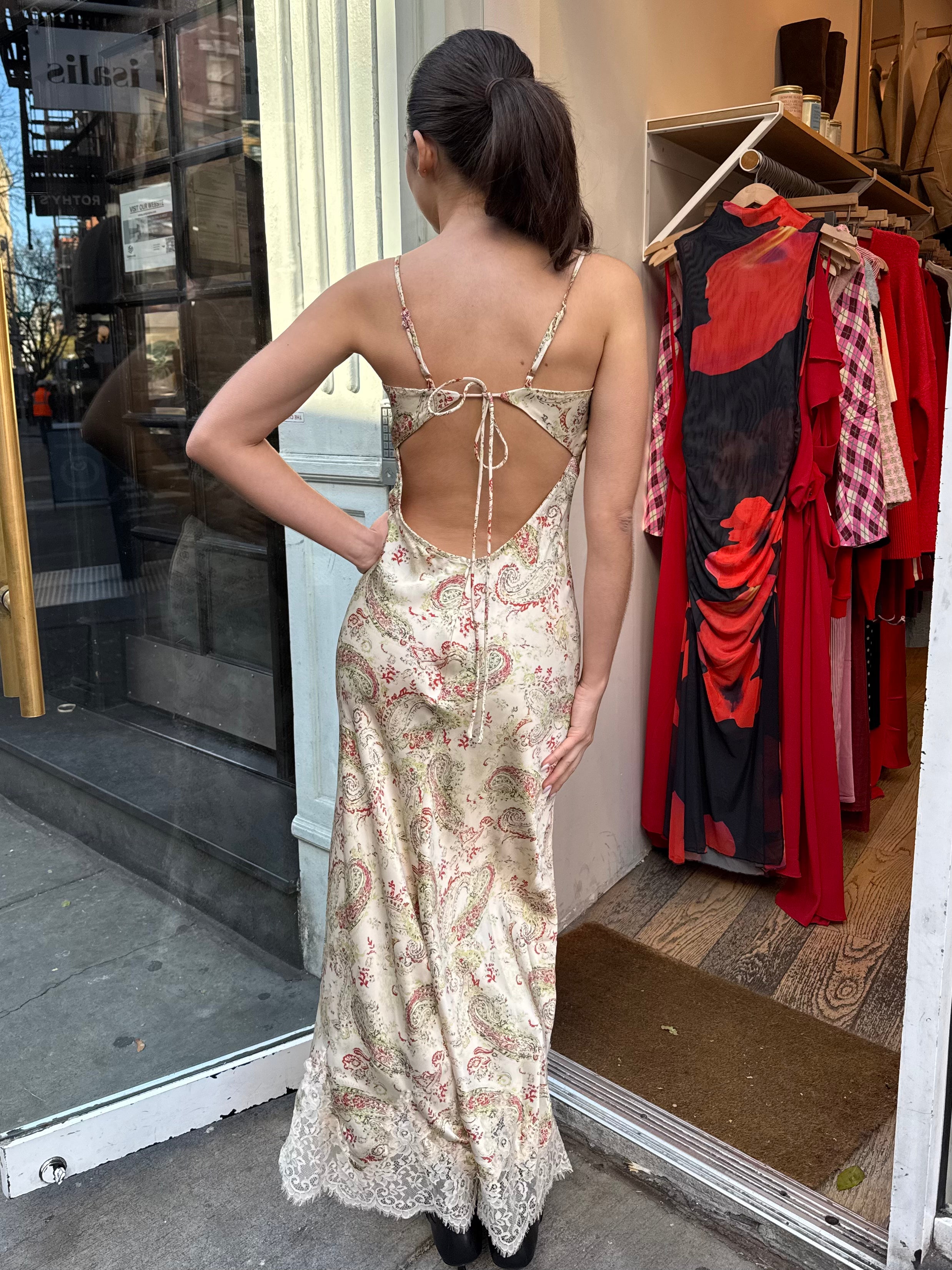 Premium Annie Maxi Dress in Elegant Tan Paisley