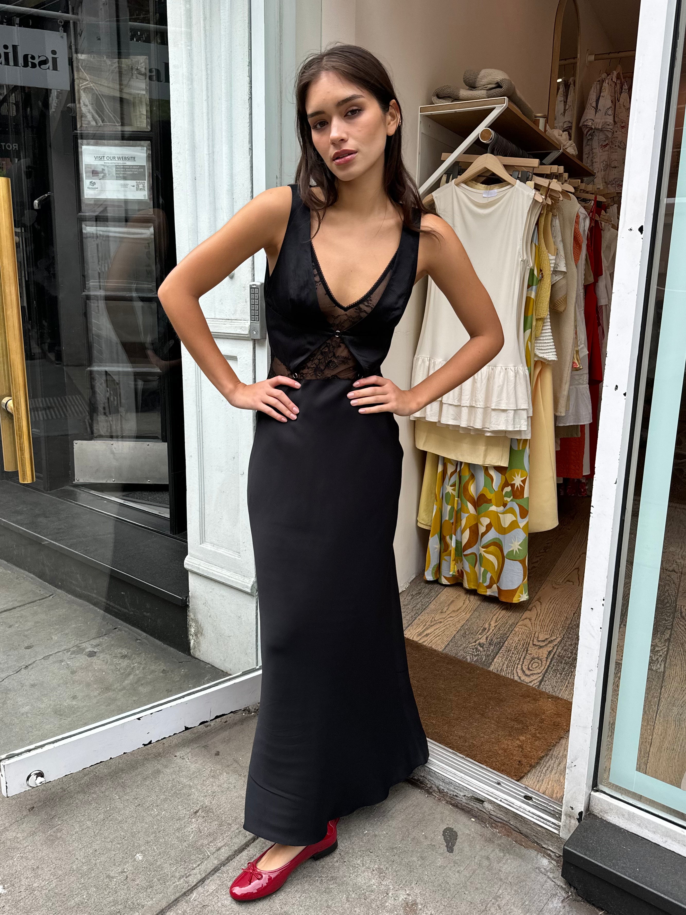 Premium Juliette V-Neck Maxi Dress - Ultimate Black Elegance