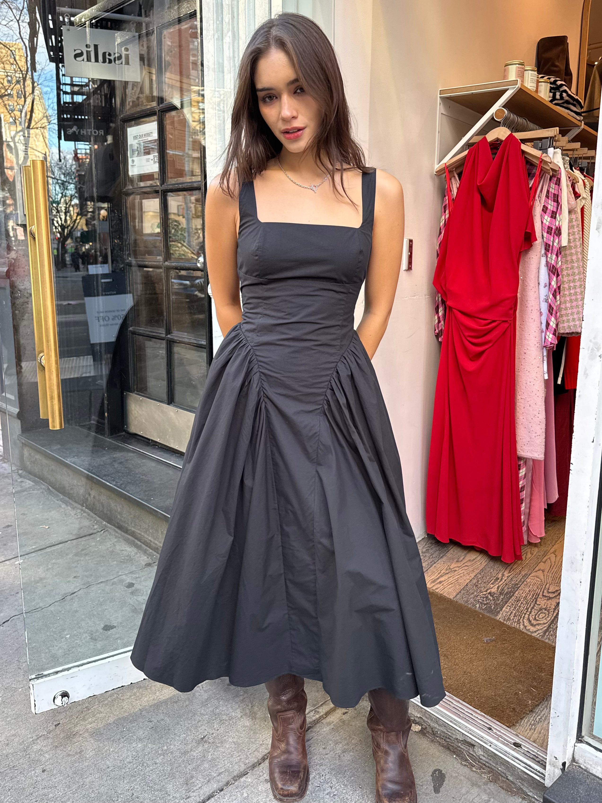 Premium Vinya Black Dress – Ultimate Elegance