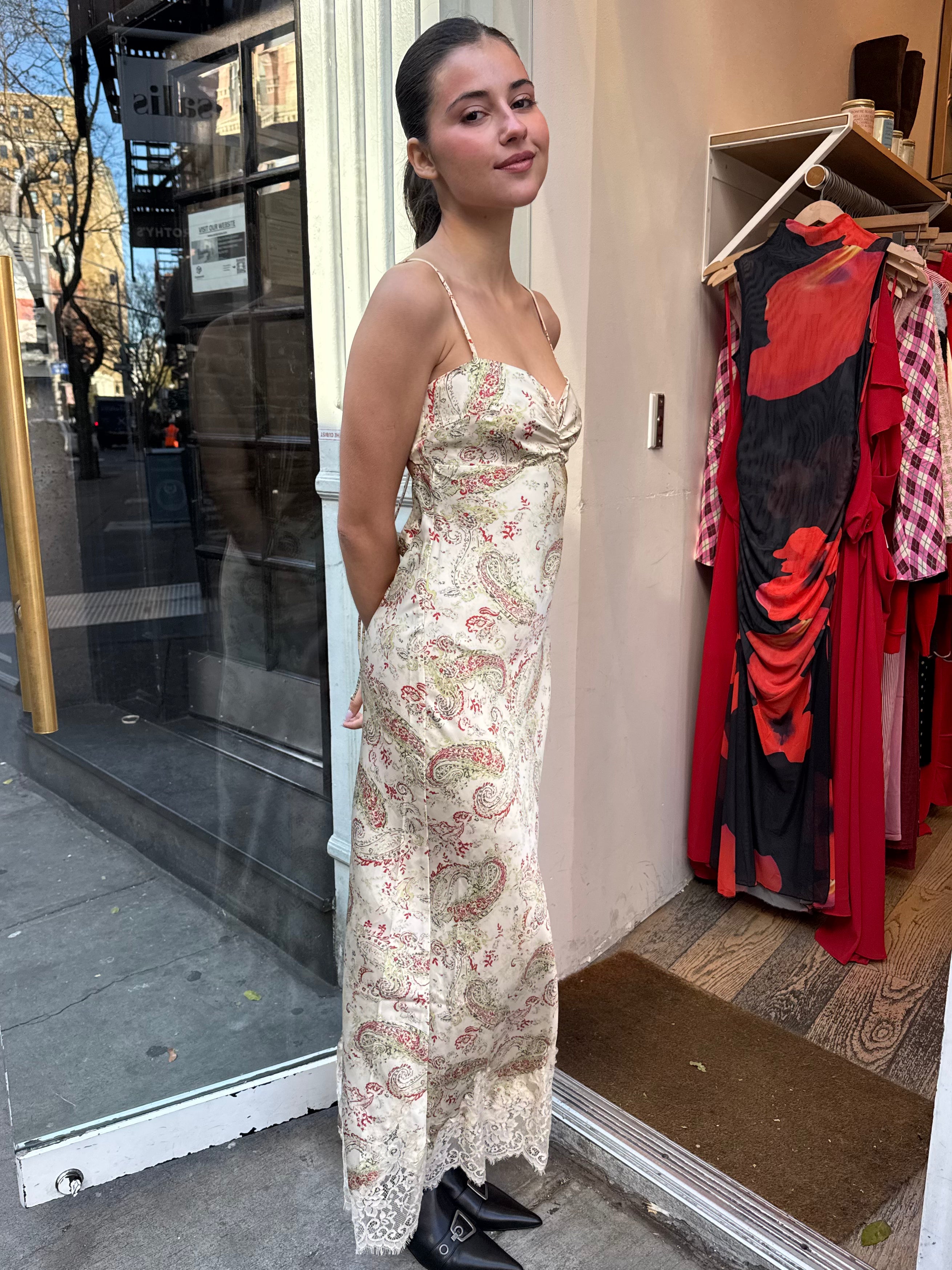 Premium Annie Maxi Dress in Elegant Tan Paisley