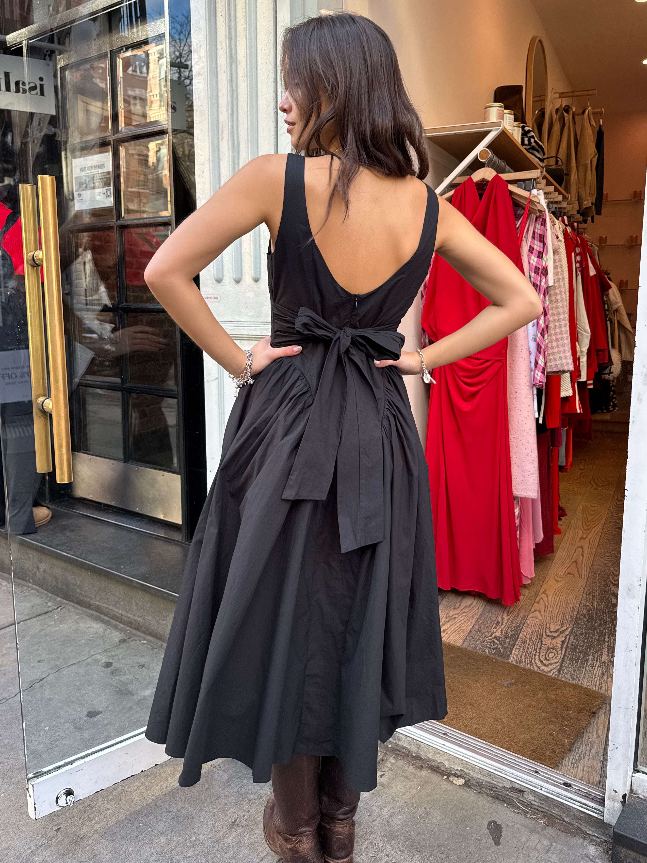 Premium Vinya Black Dress – Ultimate Elegance