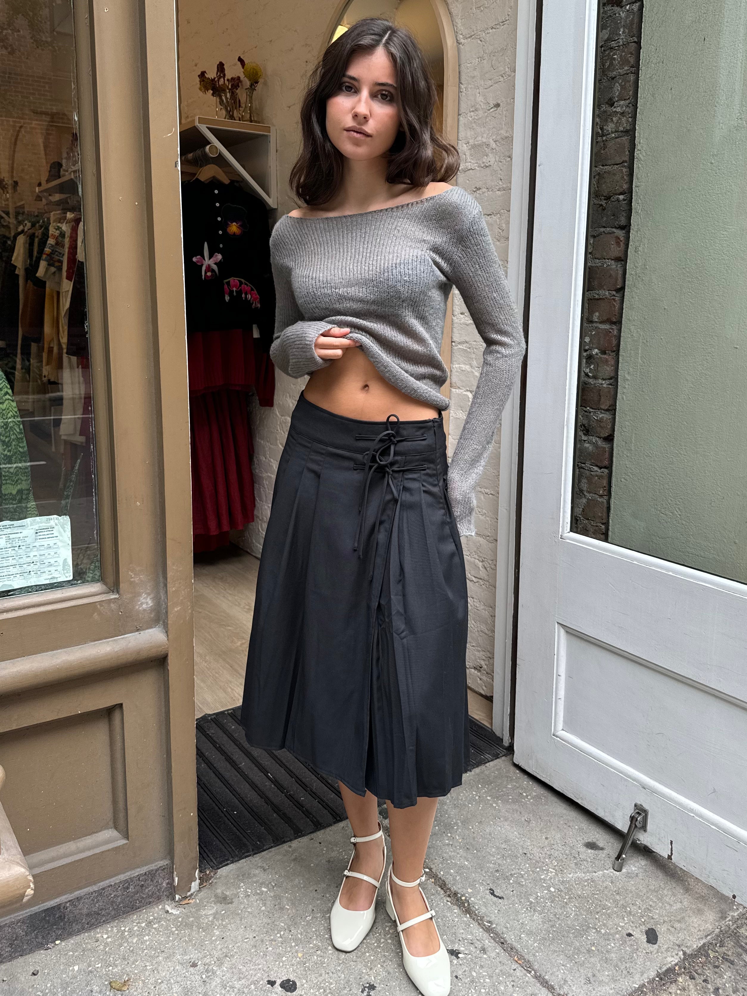 Premium Black Gris Skirt - Ultimate Elegance