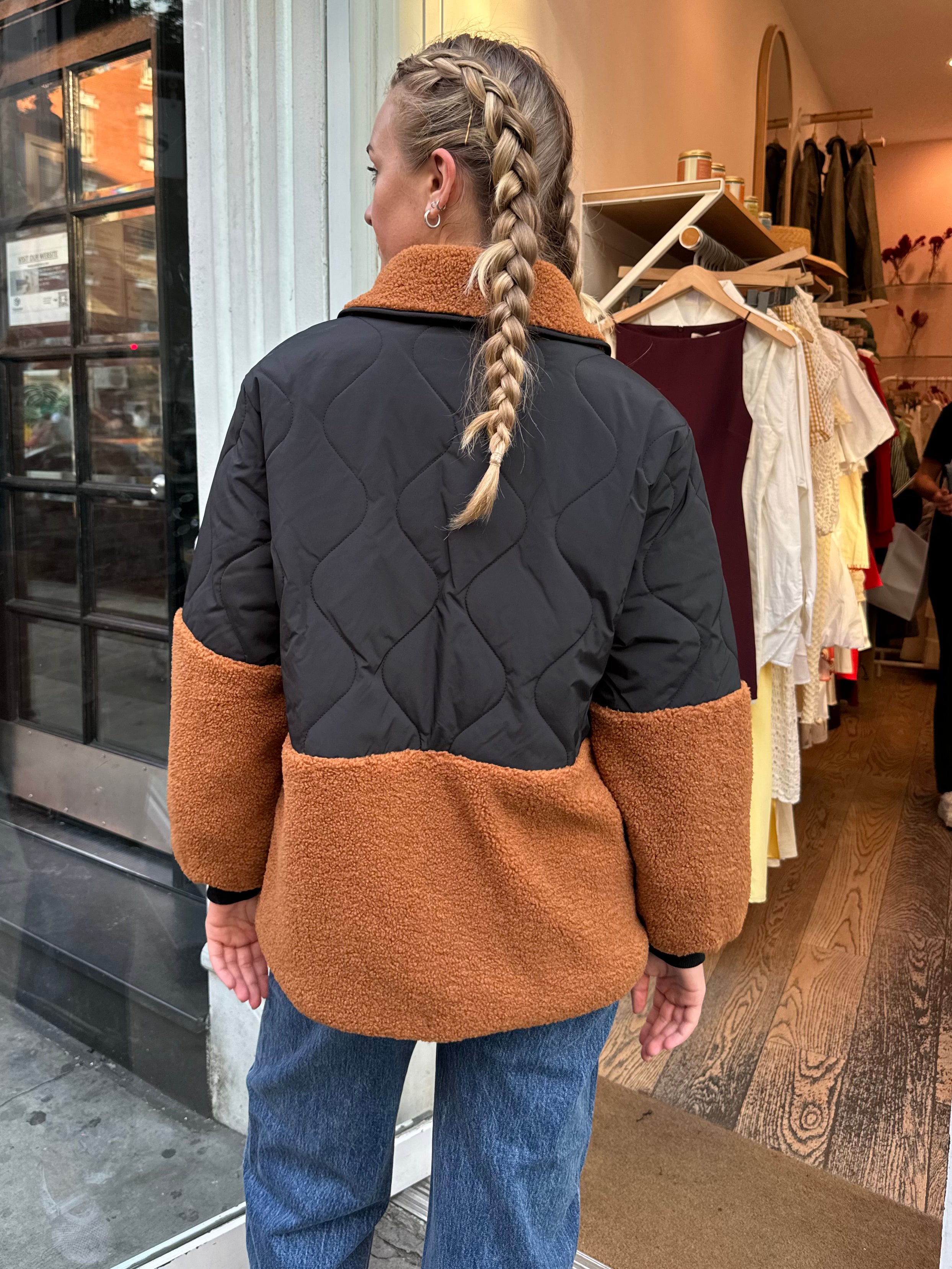 Ultimate Toasty Vibes Sherpa Jacket - Black/Rust